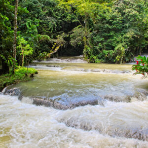 shuttle antigua to lanquin