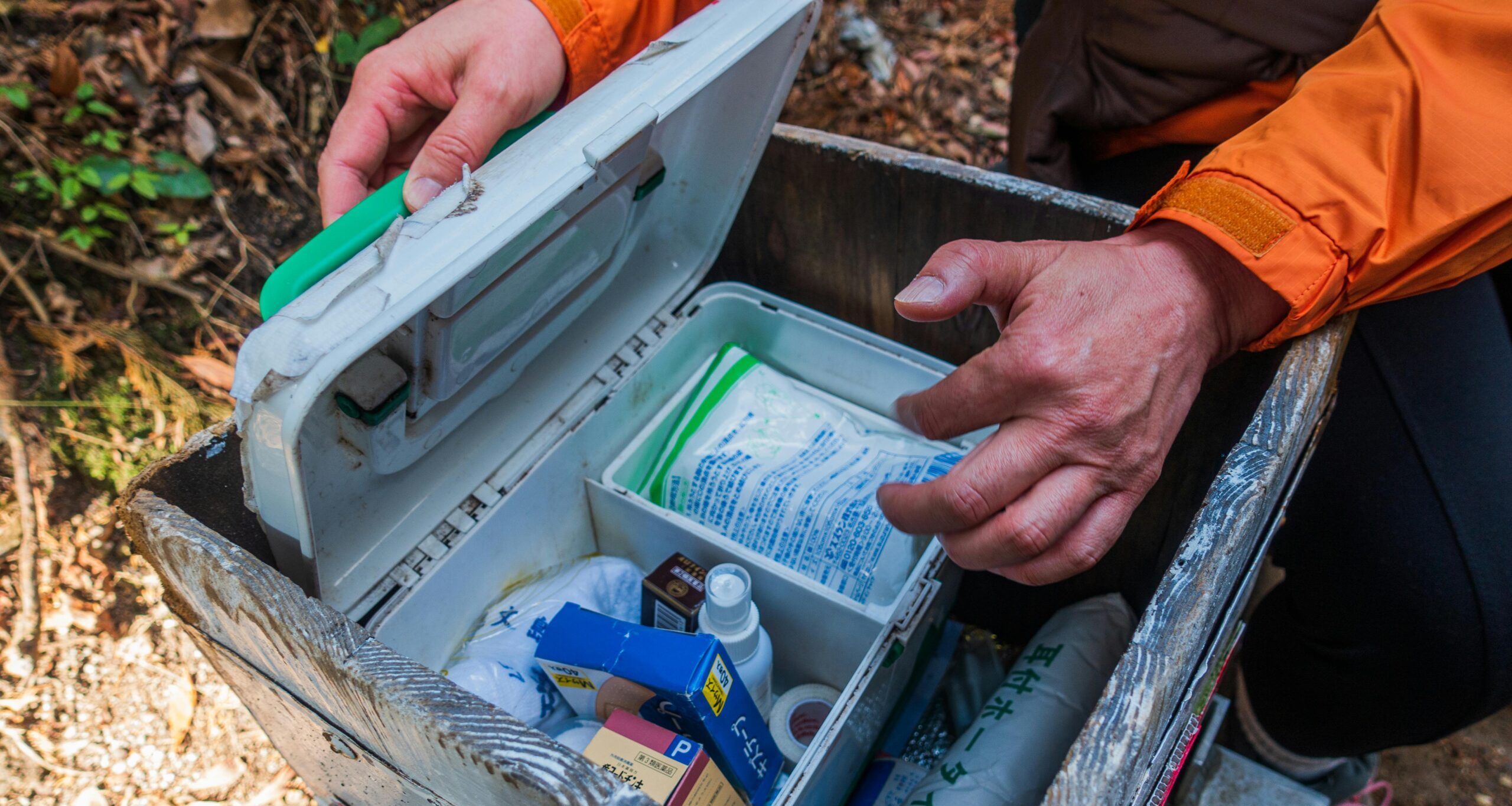 first aid kit for hiking​